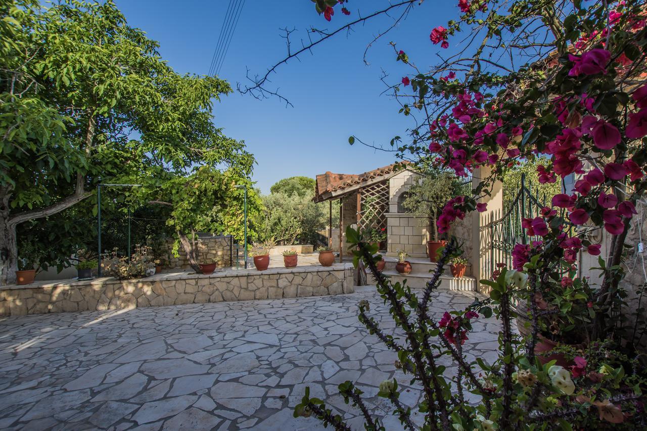 Porto Giardino Apartments Kypseli Exterior photo